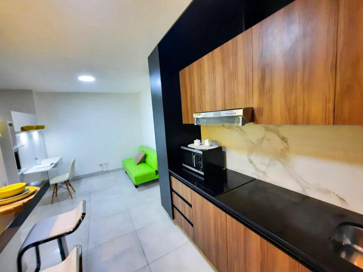 Apto Moderno Con Piscina De Borde Infinito Santa Cruz de La Sierra Exterior foto